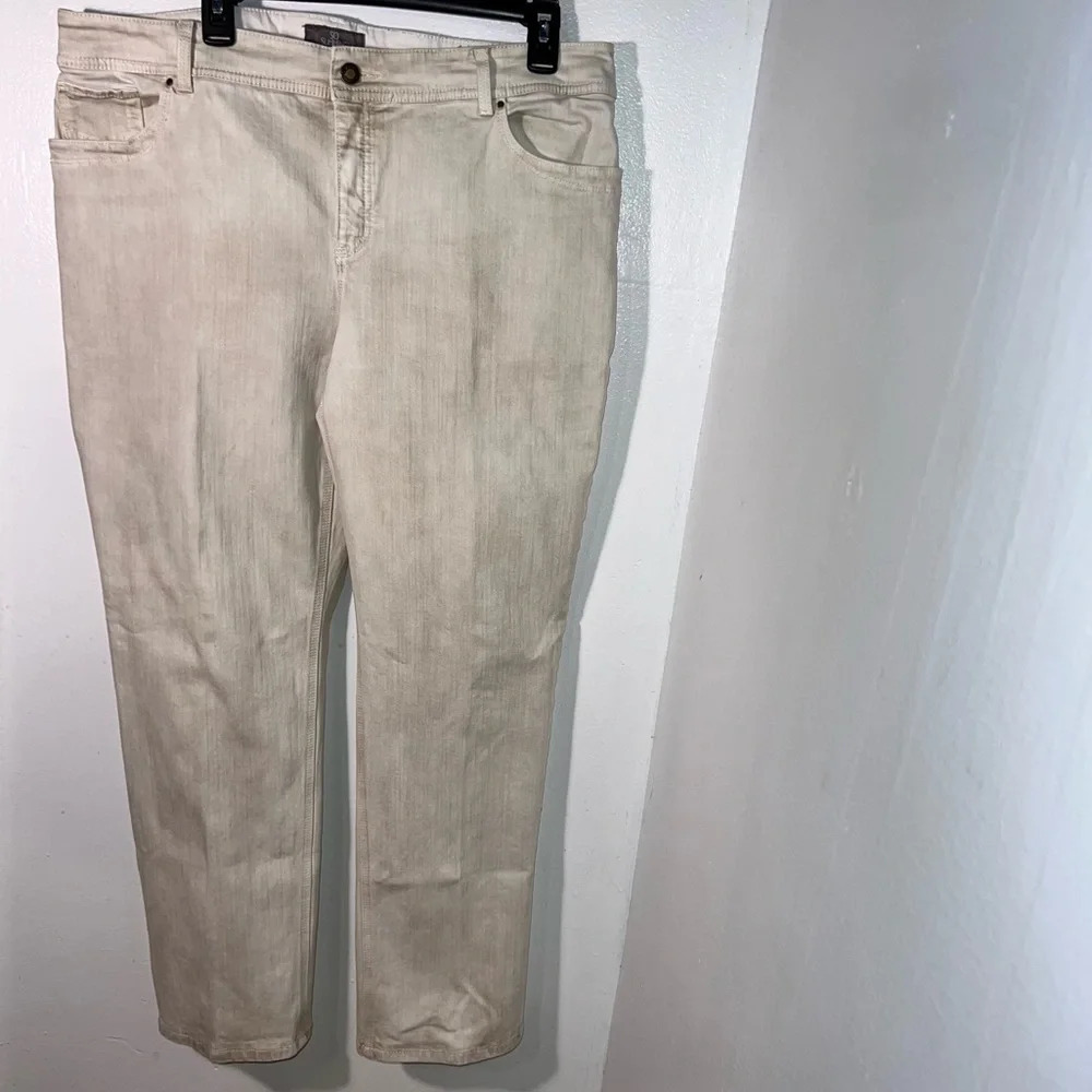 Chico’s 3 short platinum so slimming, hi-rise studded gemstones 5pocket stretch‎